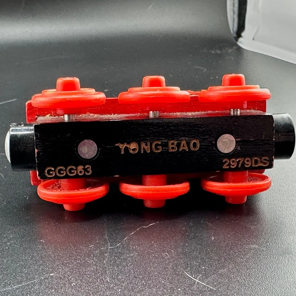 Thomas & Friends Wood Yong Bao Wooden‎ Railway Engine Mattel Red Train 2012